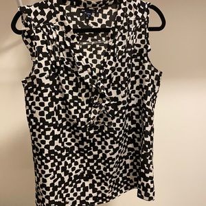 Gap Short Sleeve Top